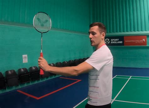 Backhand Clear Badminton 的图像结果