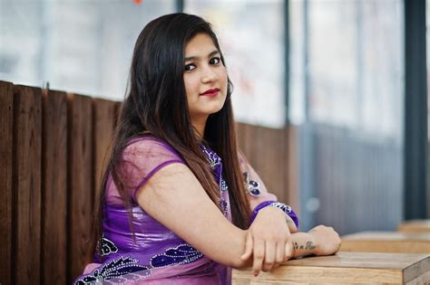 Desi indian girl Images - Free Download on Freepik