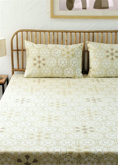 Get Abstract Shape Printed Double Bedsheet Set at ₹ 1799 | LBB Shop