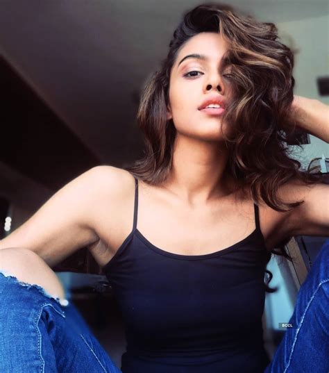 Adline Quadros Castelino ups the glam quotient with her stunning ...