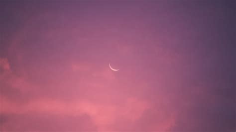 Download wallpaper 2560x1440 moon, sky, pink widescreen 16:9 hd background