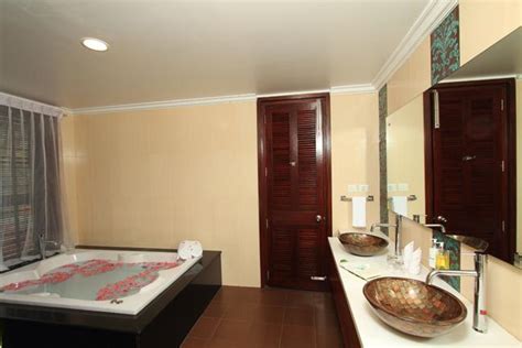 Palma Laguna Resort Alleppey, Rooms, Rates, Photos, Reviews, Deals ...