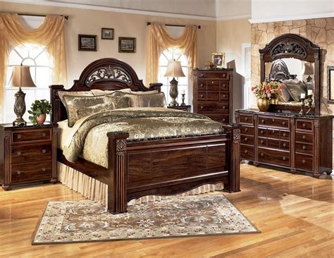 Gabriela Poster Bedroom Set from Ashley (B347) | Coleman Furniture
