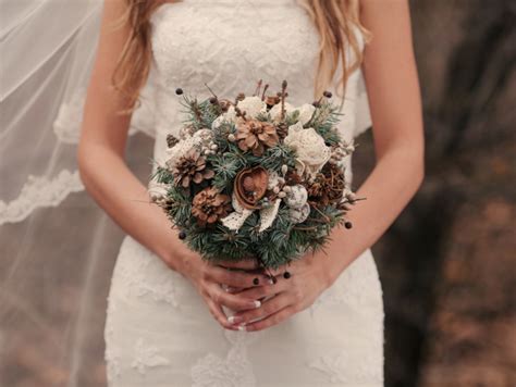 Know all about the bouquet toss tradition at weddings | The Times of India