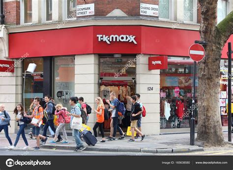 T K Maxx UK — Stock Editorial Photo © tupungato #165638580