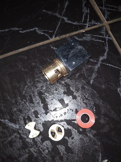 Leaking towel radiator valve | DIYnot Forums