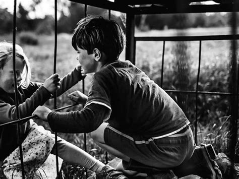 Photographer Mom Captures Her Kids' Gadget-Less Childhood In Pictures ...