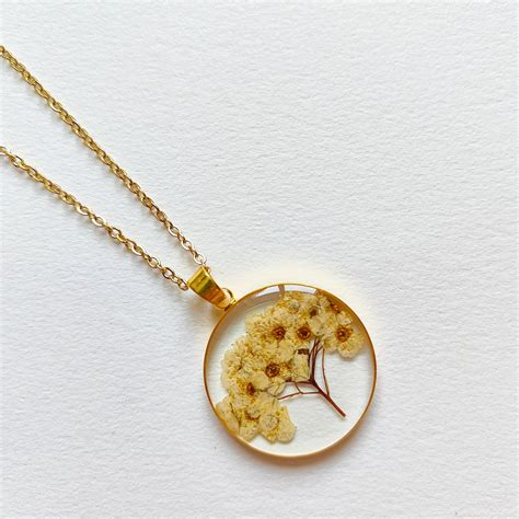 Gypsophila Baby Breath Locket – The Botanic Store