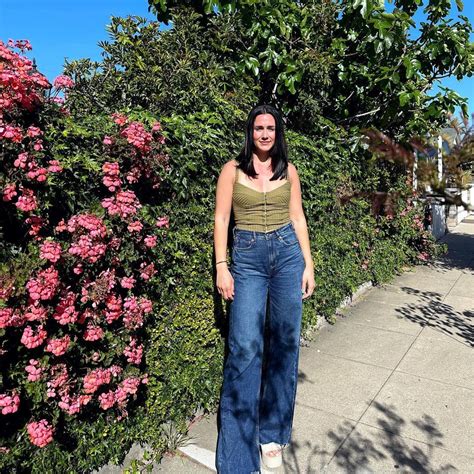 Jordyn Woodruff's feet