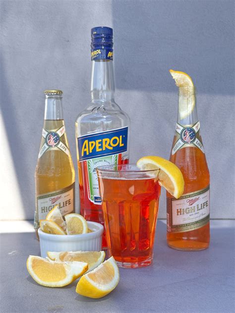 What to Wear Walking the Dogs, Can't-Put-Down Condé Nast Tell-All ...