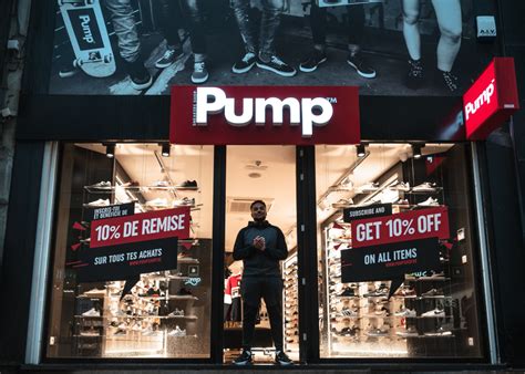 Local Business Storefront 的图像结果