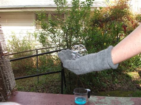 Science Experiments Bubbles 的图像结果