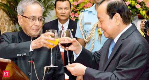 Prez visits Ho Chi Minh Residence Complex - President Pranab Mukherjee ...