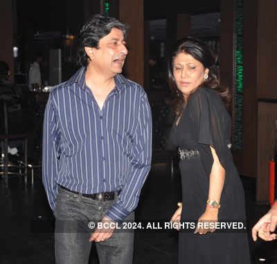 Jannat, Suzy and Isha during Naveen and Rashu Kapur's 25th wedding ...