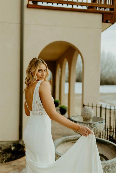 Sexy Summer Sheath Column Wedding Dress with Graphic Matte Lace