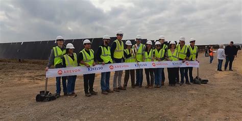 Southeast Missouri leaders cut ribbon on $500M solar project
