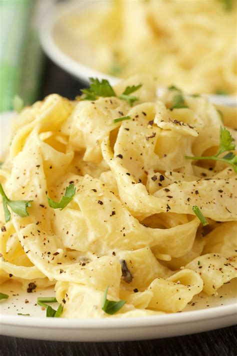 Vegan Alfredo Sauce - Loving It Vegan