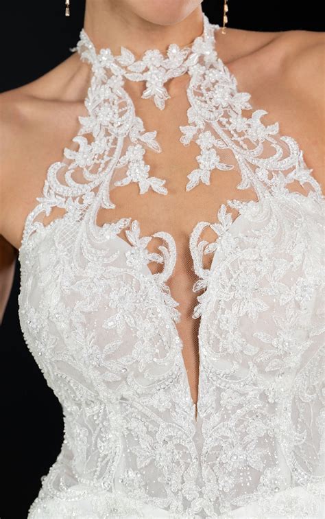 Sleek, Stylish Wedding Dress with Elevated Halter Neck