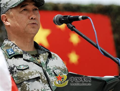 陆军某旅联合多军兵种部队组织实兵对抗演练 - 中华人民共和国国防部