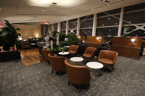Review: Air Canada Maple Leaf Lounge Montreal (International) | Prince ...