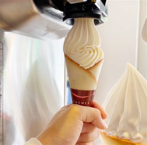 台灣吃得到！日本Cremia霜淇淋台灣現身，甜脆貓舌餅皮＋牛奶冰淇淋全台獨家開賣！ | LINE購物