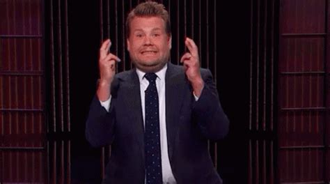 Fingers Crossed GIFs | Tenor