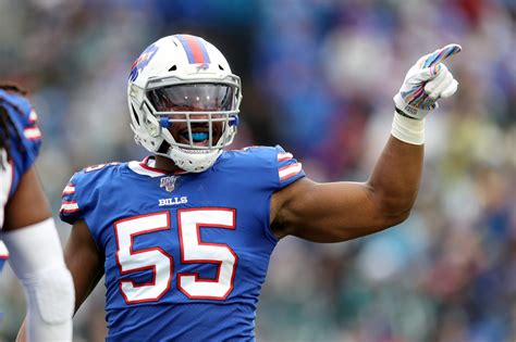 Buffalo Bills: Jerry Hughes ranked high in PFF latest rankings