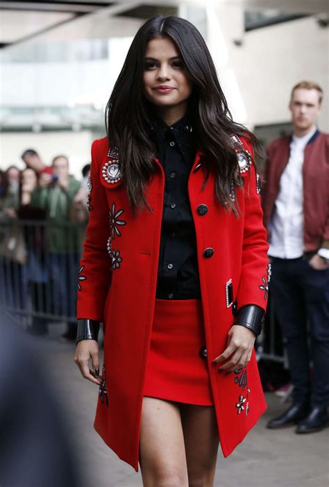 Selena Gomez Outfits Selena Gomez Fashion Style Wardrobe Essentials