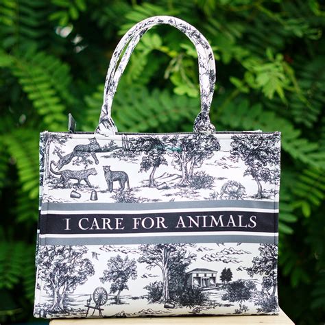 Customized Black & White Jungle Printed Blue Handheld Box Bag