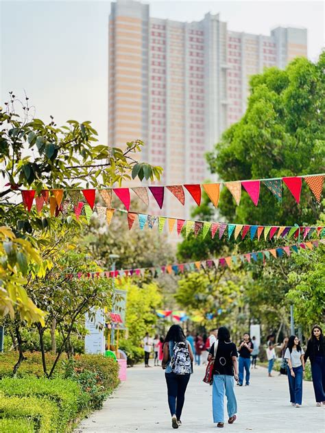 How 5 Indian University campuses are going green with solar panels ...