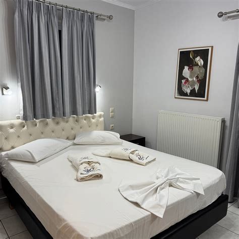 DIMOSTHENIS APARTMENTS (Perigiali, Lefkada) - Specialty Inn Reviews ...