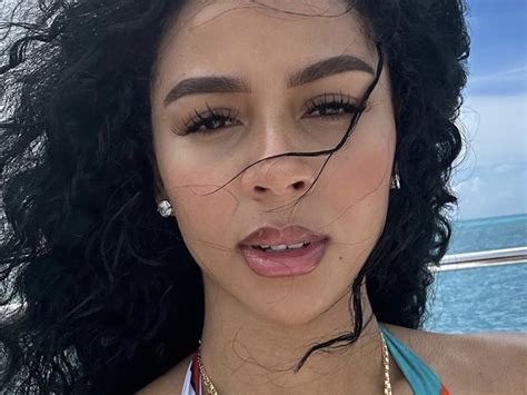 Mariah The Scientist: The jaw-dropping singer is glowing like a real ...