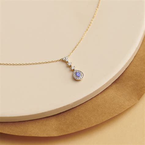 String it pendant with chain | Tanishq Online Store