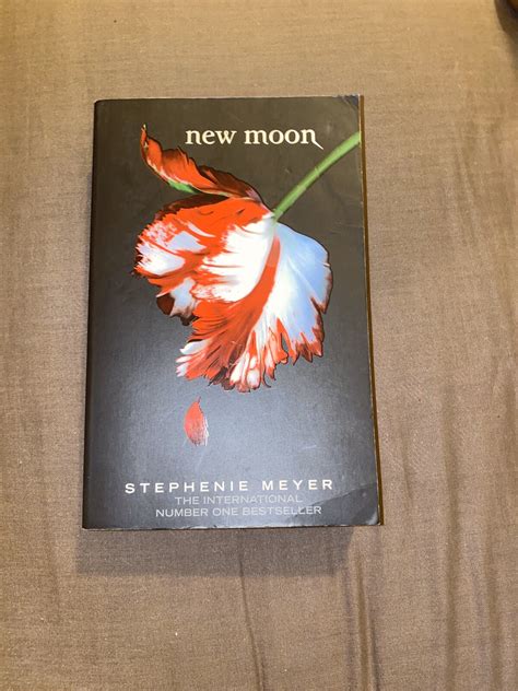New Moon By Stephenie Meyer Book | eBay
