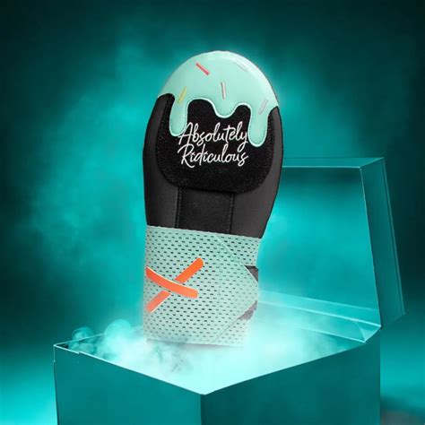 mint blackout ice cream sliding mitt - Ice Cream Gloves