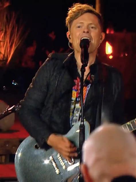 Endlich Zeit zu tanzen: Mit Michael Patrick Kelly „Kopfüber“ auf die ...