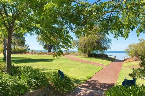 DUNSBOROUGH BEACH COTTAGES - Cottage Reviews, Photos, Rate Comparison ...