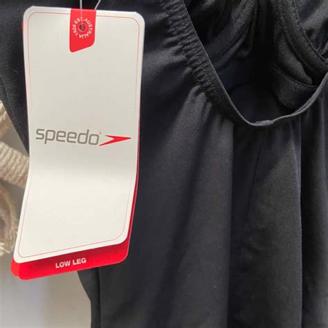 BNWT Speedo Womens Bathers Size 10 D Black (s)