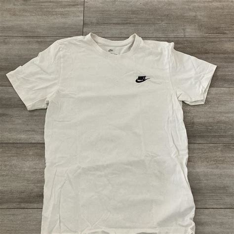 Plain white Nike tee | barley worn, no damage - Depop