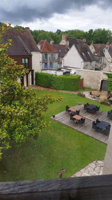 AUBERGE DU JEU D'ARC (Mello) - Hotel Reviews, Photos, Rate Comparison ...