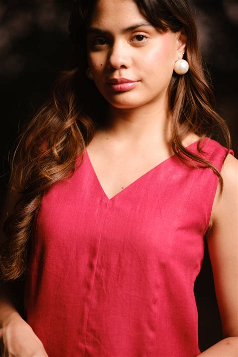 Buy The Linen V Neck Midi Dress - Indian Red