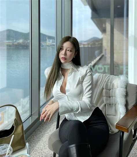 Choi Somiさんのインスタグラム写真 - (Choi SomiInstagram)「⠀⠀⠀⠀ #글랜더 #glander 사진이 ...