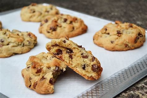 levain bakery chocolate chip crush cookies