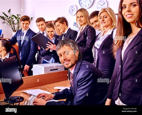 Group of Business People 的图像结果