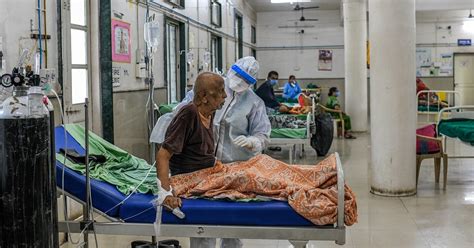COVID-19 Patients In India Keep Running Away From Hospitals - MobyGeek.com