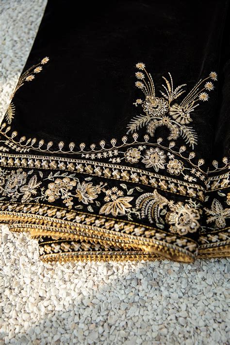EMBROIDERED VELVET SHAWL VS-24 | Baroque – Chaand Tara