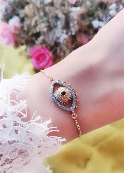 Get Embellished Evil Eye Bracelet at ₹ 781 | LBB Shop