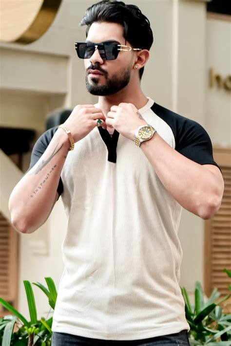 Buy Men's T-Shirts, Shirts Online @ Best Casual Cloth - Gritstones.com