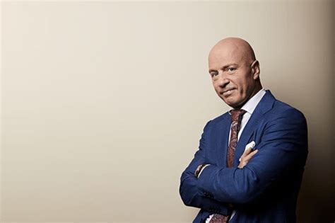 Президент издательской группы «Эксмо-АСТ» Олег Новиков. Интервью о ...