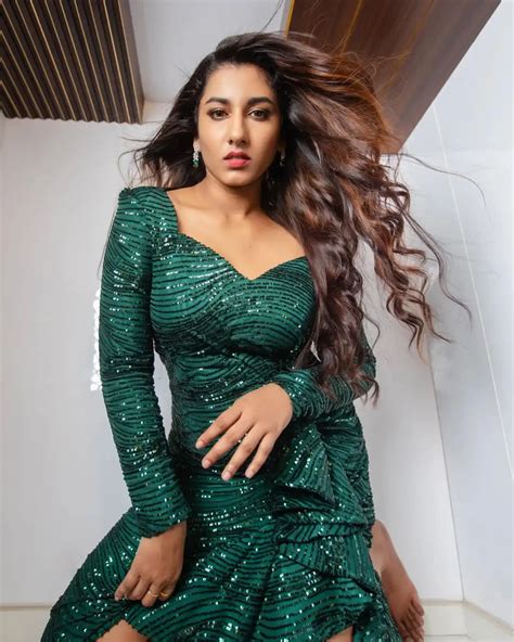 Vishnupriya : ఇవేమి ఫోజులమ్మా.. విష్ణుప్రియ.. | Vishnupriya Veraity ...